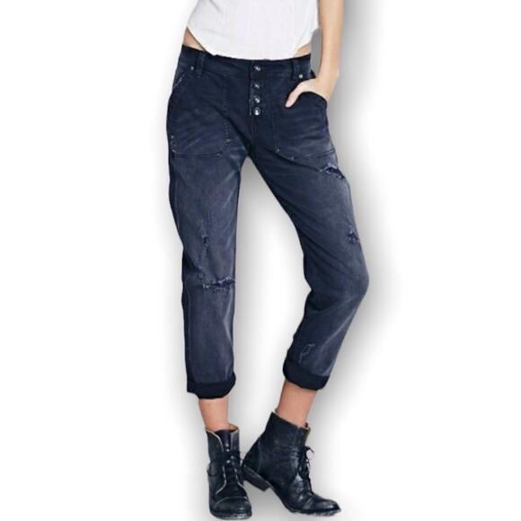 FREE PEOPLE MOUNTAINEER RELAXED JEAN DISTRESSED BLACK SIZE 4 - Picture 2 of 11